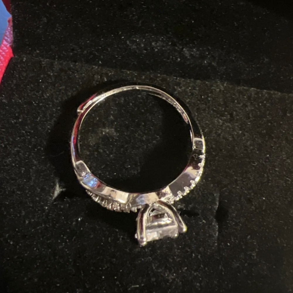 Beautiful Silver Adjustable Cocktail Ring Size 8 - image 5